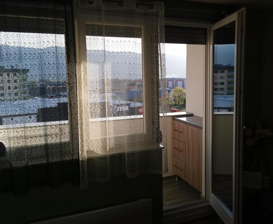 Ping Apartment *